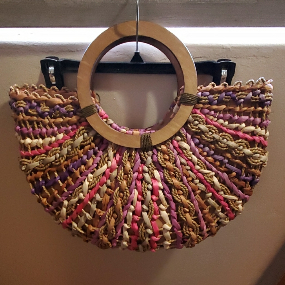 Charming Charle basket purse